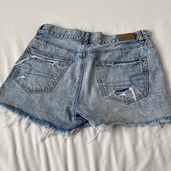 American Eagle Super Hi-Rise Festival Shorts - Picture 2 of 4